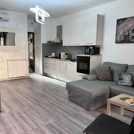 Domus Acquedotto Apartment
